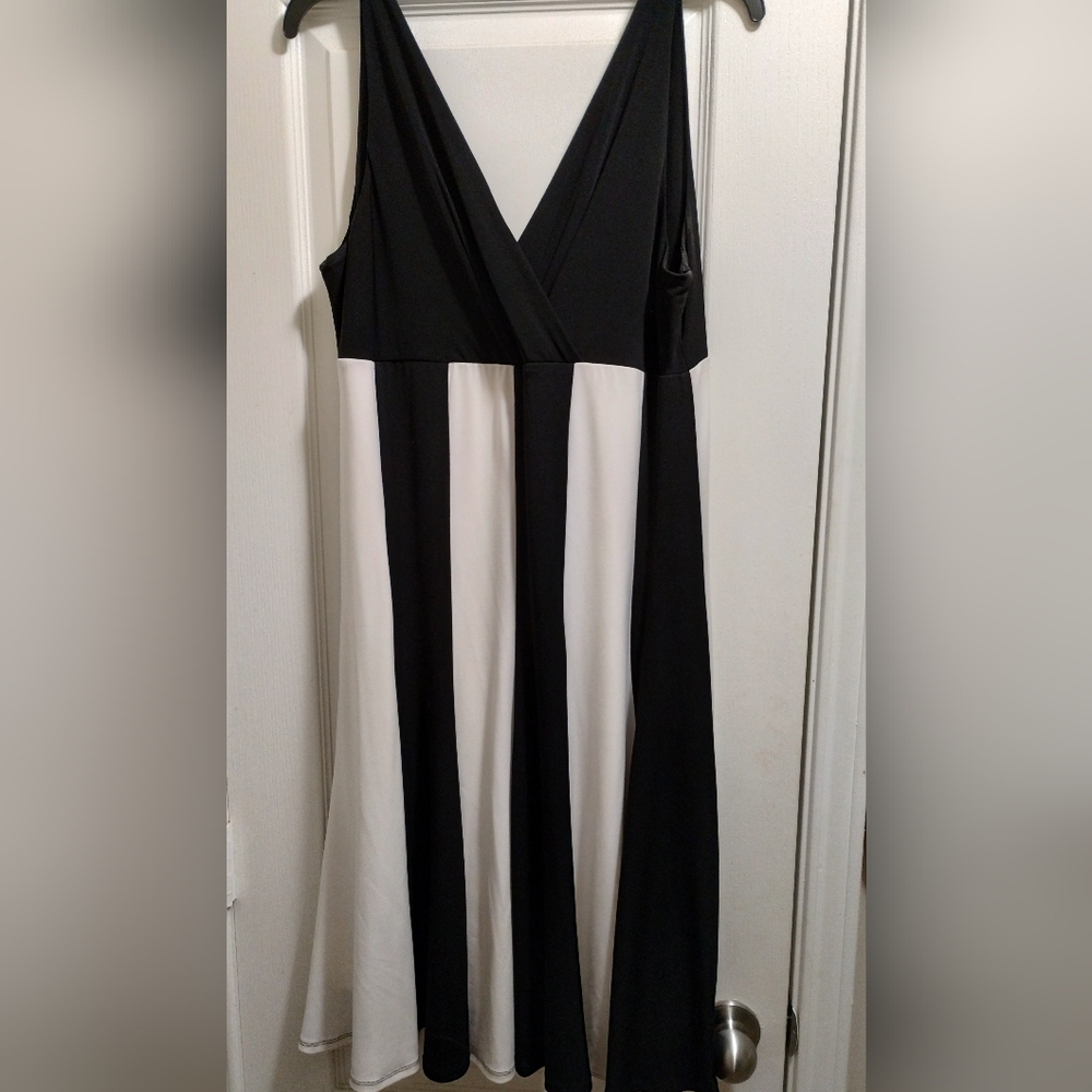Glamour Designer Black and White Dress size 16